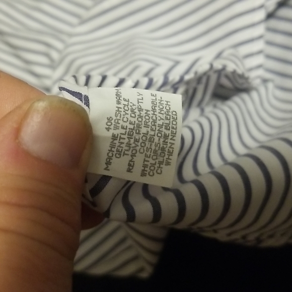 MADE IN U.S.A VINTAGE EDITIONS BY VAN HEUSEN PLAID BUTTON DOWN SHIRT LIKE NEW - Picture 4 of 5